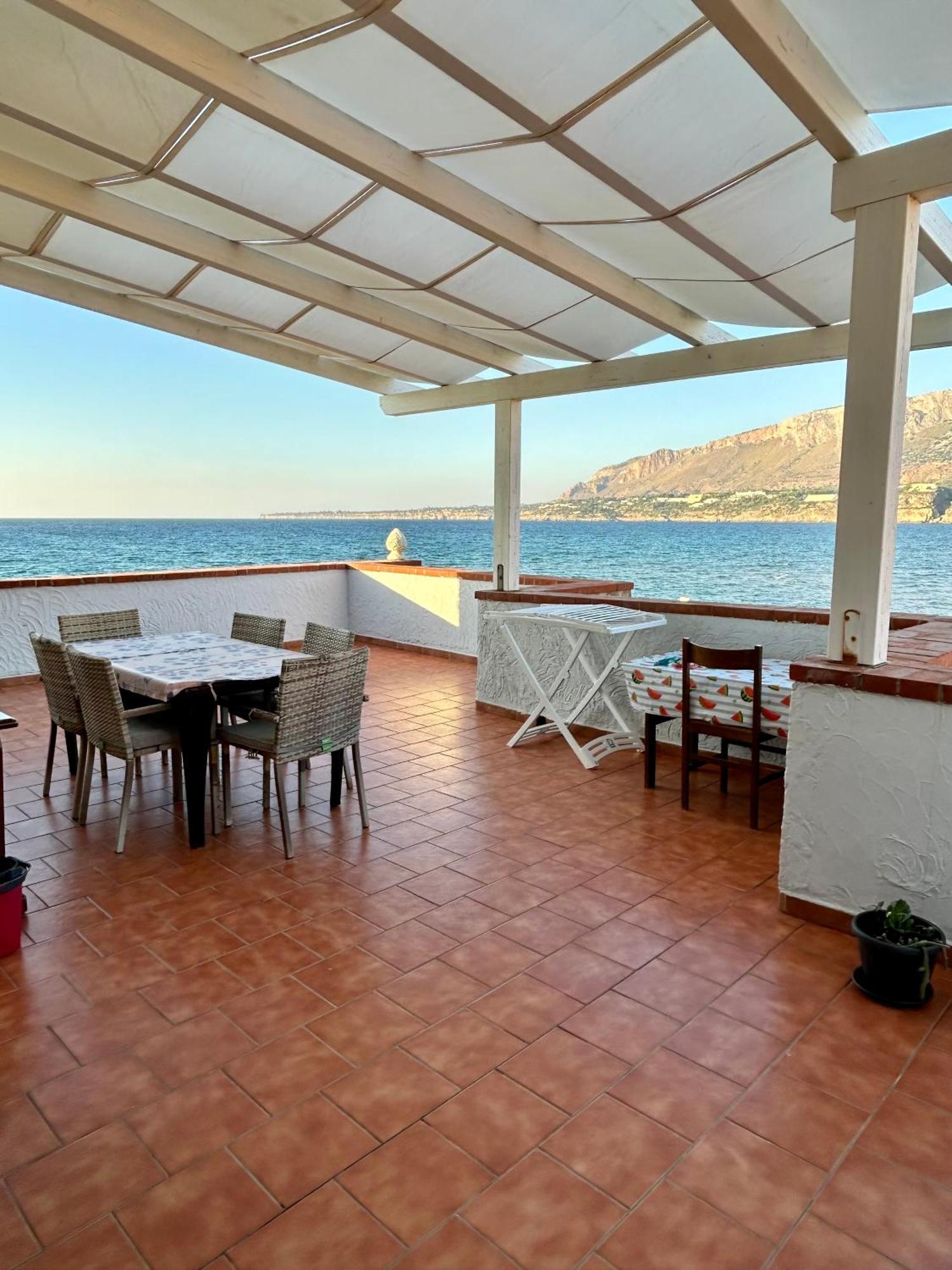 Casa Vacanza Barbera - In Riva Al Mare Trappeto (Sicily) Exterior foto