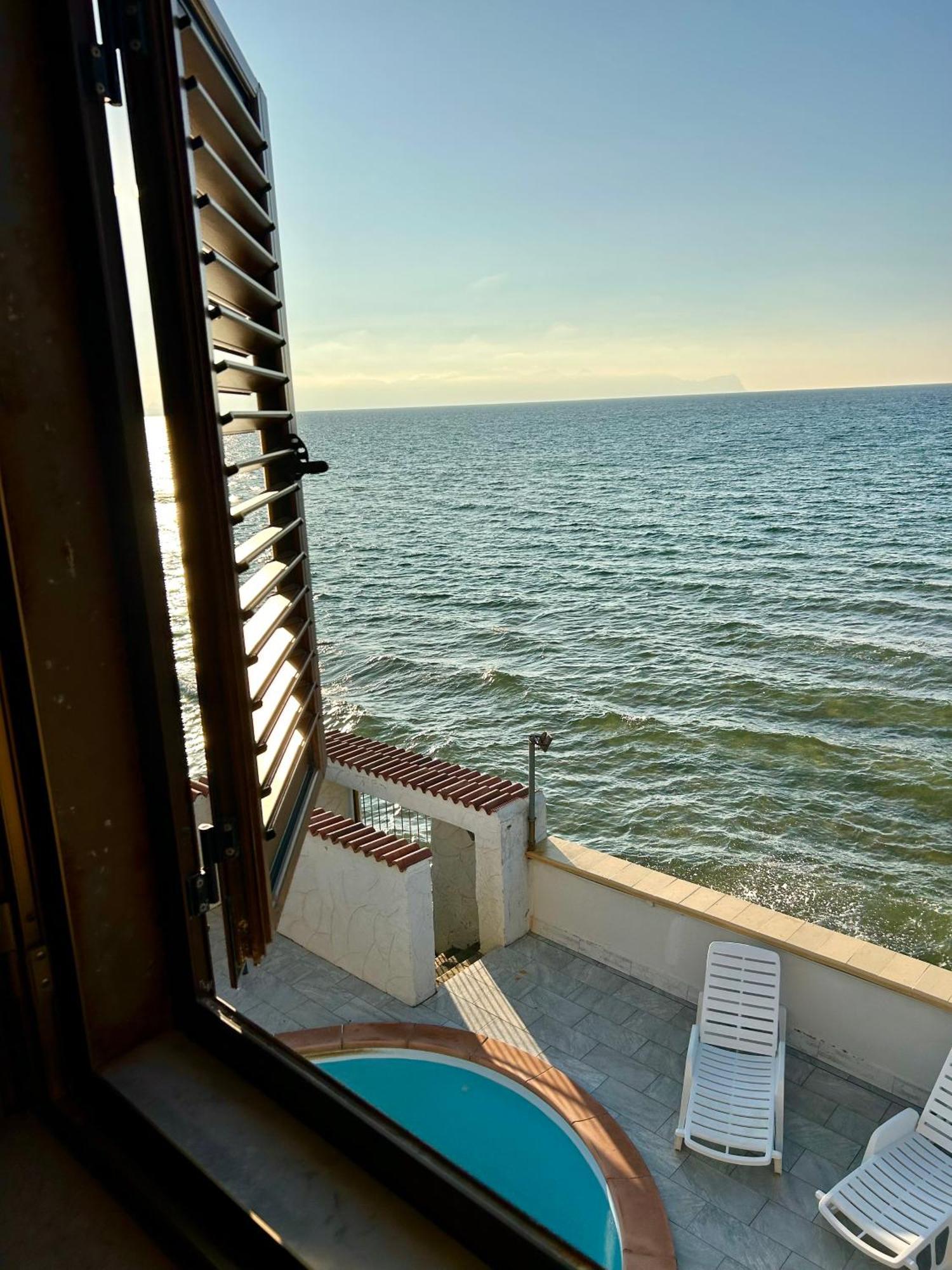 Casa Vacanza Barbera - In Riva Al Mare Trappeto (Sicily) Exterior foto